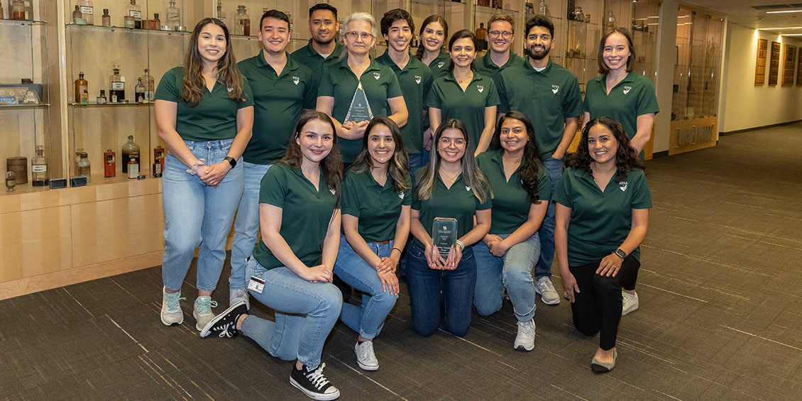 HPSA members gathered with awards